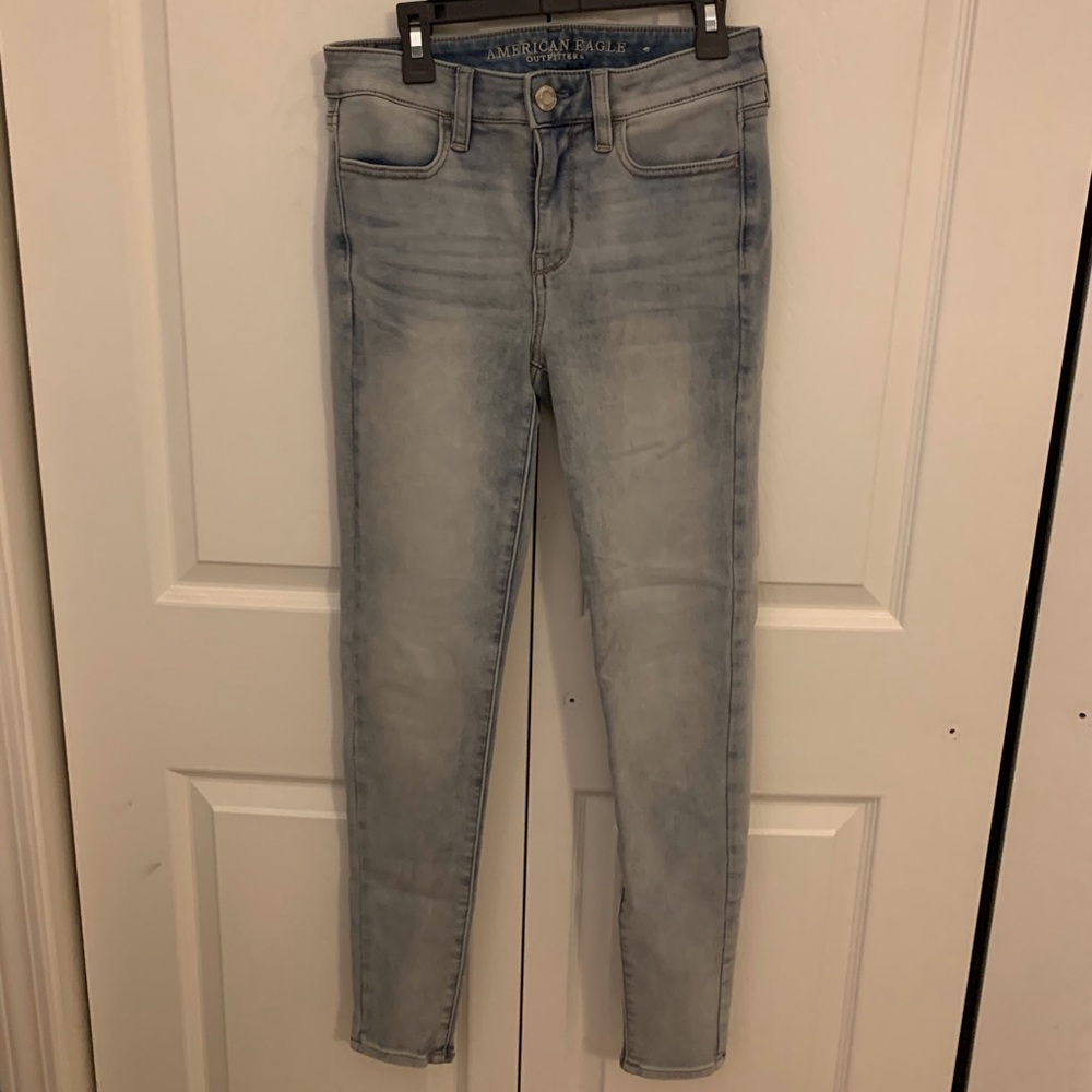 American Eagle high waisted light wash jeans